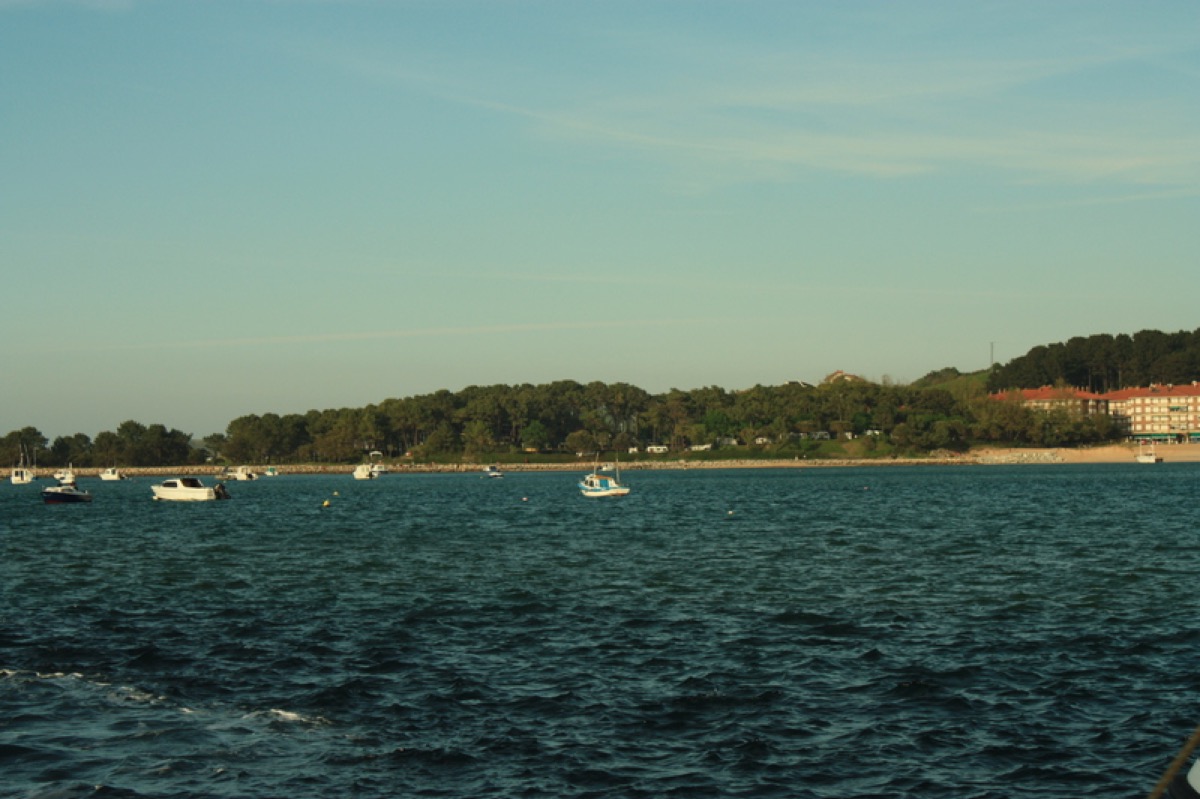 Camping desde bahía de San Vicente de la Barquera